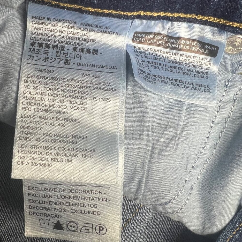 Levi's Cutoff Jean Shorts Size 24 Waist Borrowed From Theh Boys 5.5" Inseam - Picture 3 of 6